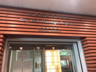 香港人士要抵押內(nèi)地房產(chǎn)給銀行用于貸款怎么辦理律師見(jiàn)證婚姻家庭成員聲明書(shū)？