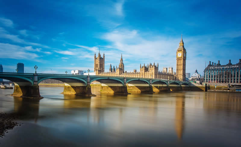 小孩在英國出生現(xiàn)要在國內(nèi)上學怎么做英國出生紙公證認證？