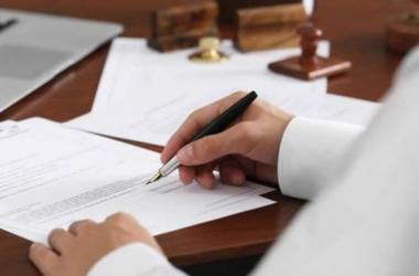 BVI公司投資中國(guó)設(shè)立公司怎么在香港辦理主體資格證明公證呢？