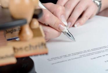 香港家事法庭出具的絕對離婚判令遺失了要如何補領核證副本用于內地結婚呢？