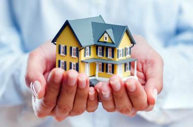 香港人要接受父母贈(zèng)與的大陸房產(chǎn)但人不方便回內(nèi)地要怎么辦理公證？