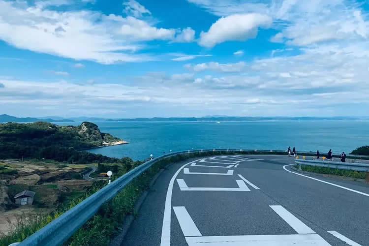 香港人在內(nèi)地結(jié)婚現(xiàn)要在日本生小孩怎么辦理中國(guó)結(jié)婚證公證書(shū)呢？