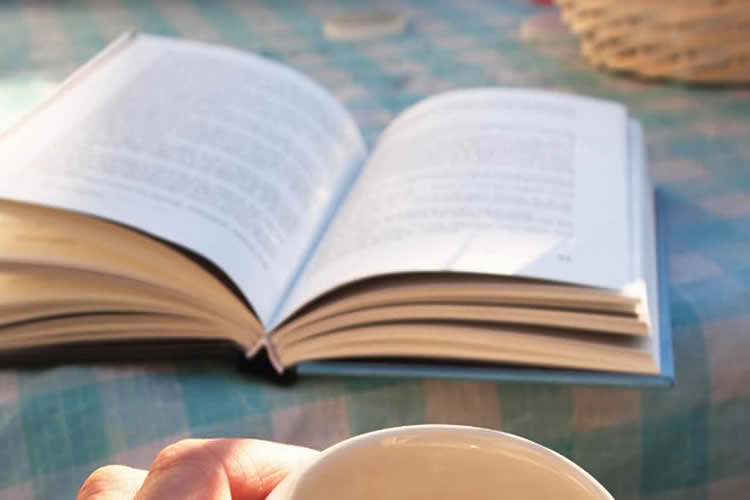 持香港出生紙的小孩現(xiàn)要到西班牙讀書(shū)怎么辦理香港海牙認(rèn)證呢？