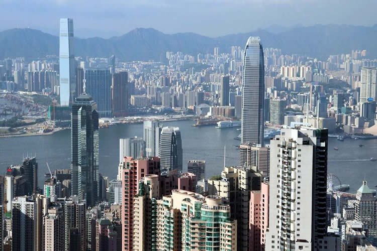 內(nèi)地人注銷戶籍移民香港后又改了名字要如何辦理公證都是同一個人呢？