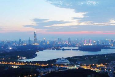 香港公司是廣州一家公司的股東，現(xiàn)香港公司要出售股權(quán)怎么辦理公證手續(xù)呢？