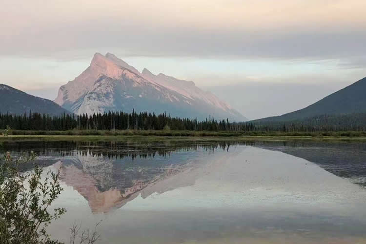 香港人在內(nèi)地死亡，其子女現(xiàn)要在香港處理繼承遺產(chǎn)手續(xù)怎么辦理死亡公證書及外交部認(rèn)證呢？